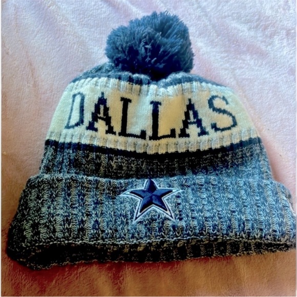 EUC New Era Dallas Cowboys beanie hat. Worn once. - Picture 1 of 3
